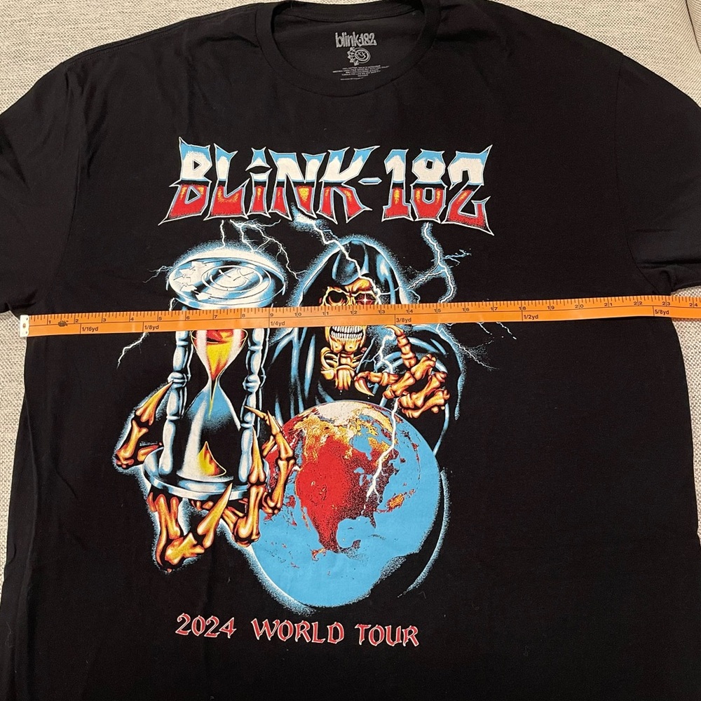 Blink-182 Band Tee - Official Tour Merch - Picture 6 of 7